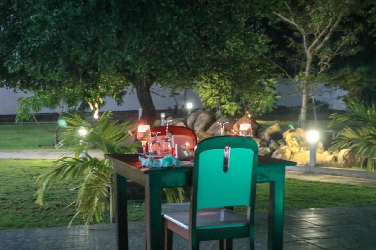 Reddalf'S Holiday Resorts Arugam Bay Exterior foto